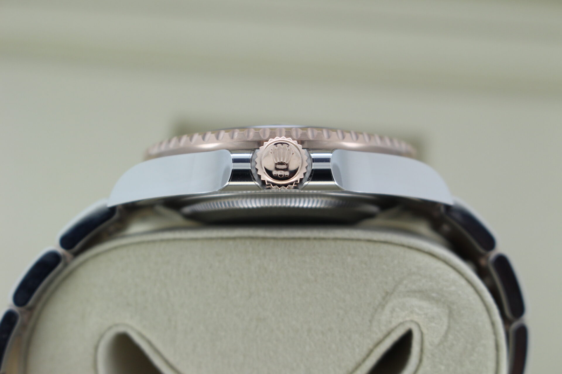Rolex GMT Master II Rootbeer 126711CHNR crown