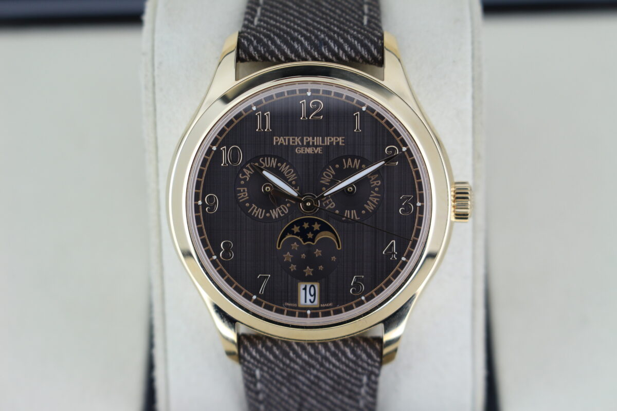 Patek Philippe Complications 4946R-001