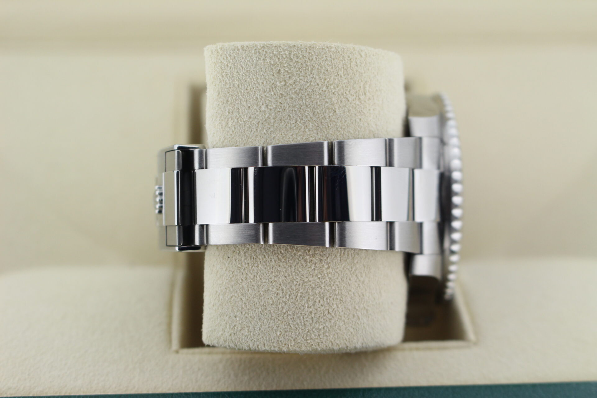 Rolex GMT Master II 116710LN Oyster bracelet