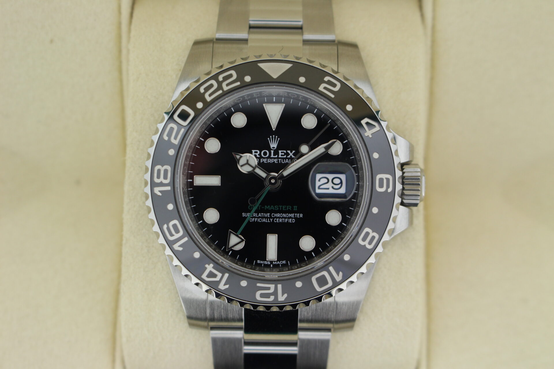 Rolex GMT Master II 116710LN watch face