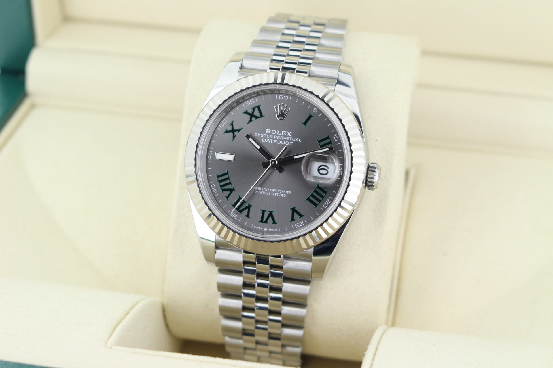 Rolex Datejust 41 Wimbledon 126334 facing towards the left to show the right angle