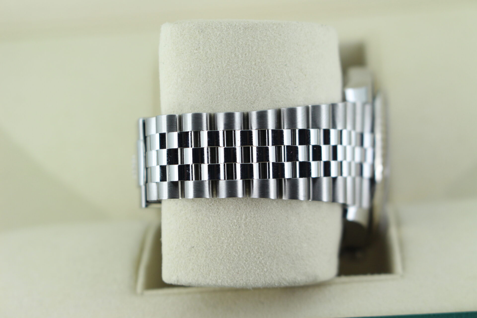 Rolex Datejust 41 Wimbledon 126334 Jubilee bracelet
