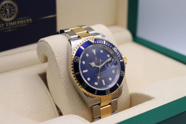 Rolex Submariner Bluesy pointing towards the right slightly