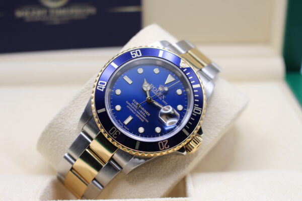 Rolex Submariner Bluesy tilted in the box towards the right