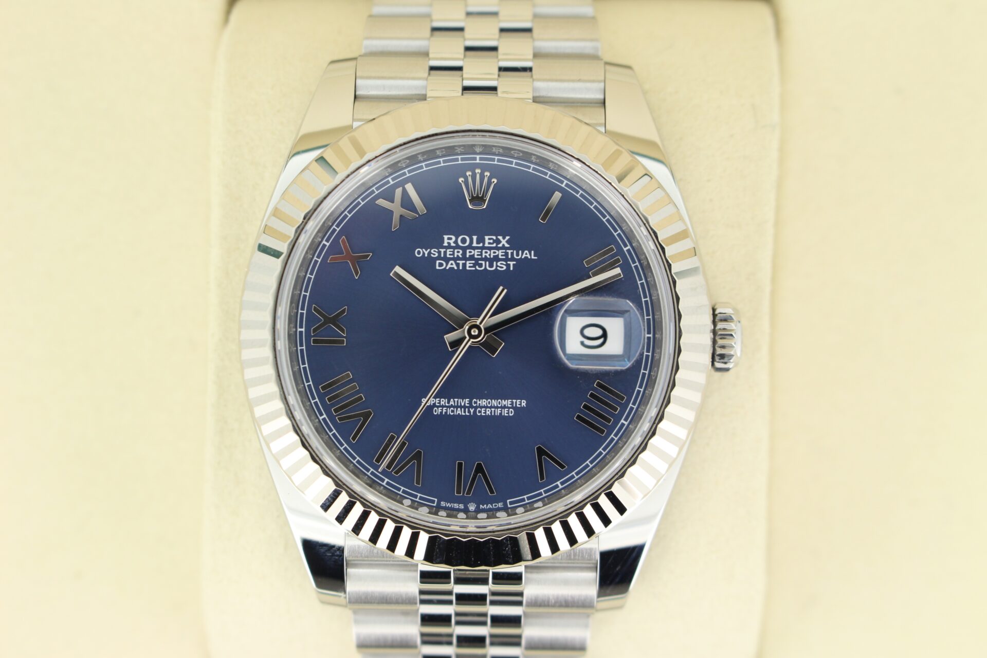Rolex Datejust 41 Azzuro 126334 watch face