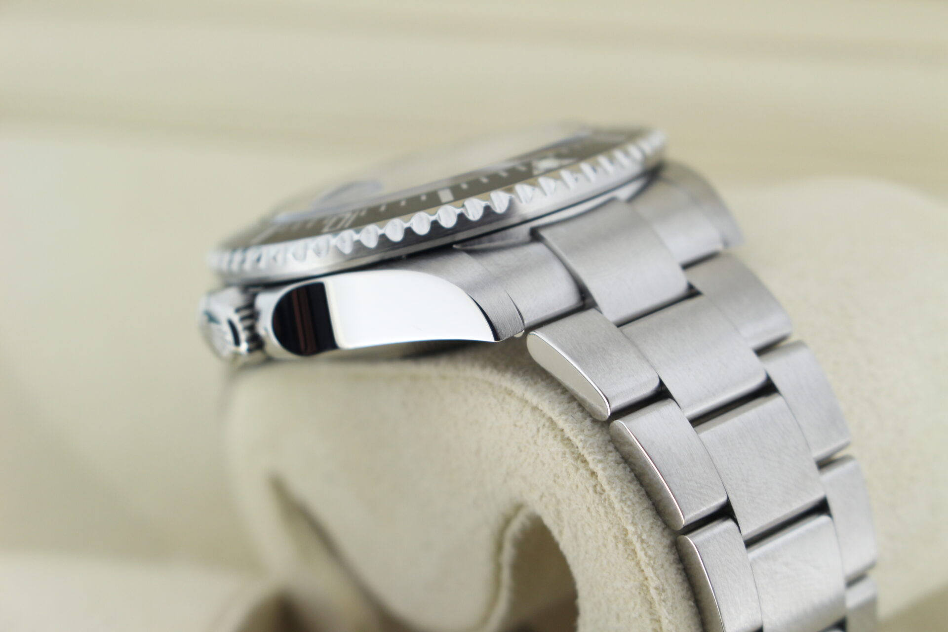 Rolex Sea-Dweller 50th Anniversary 126600 shoulder