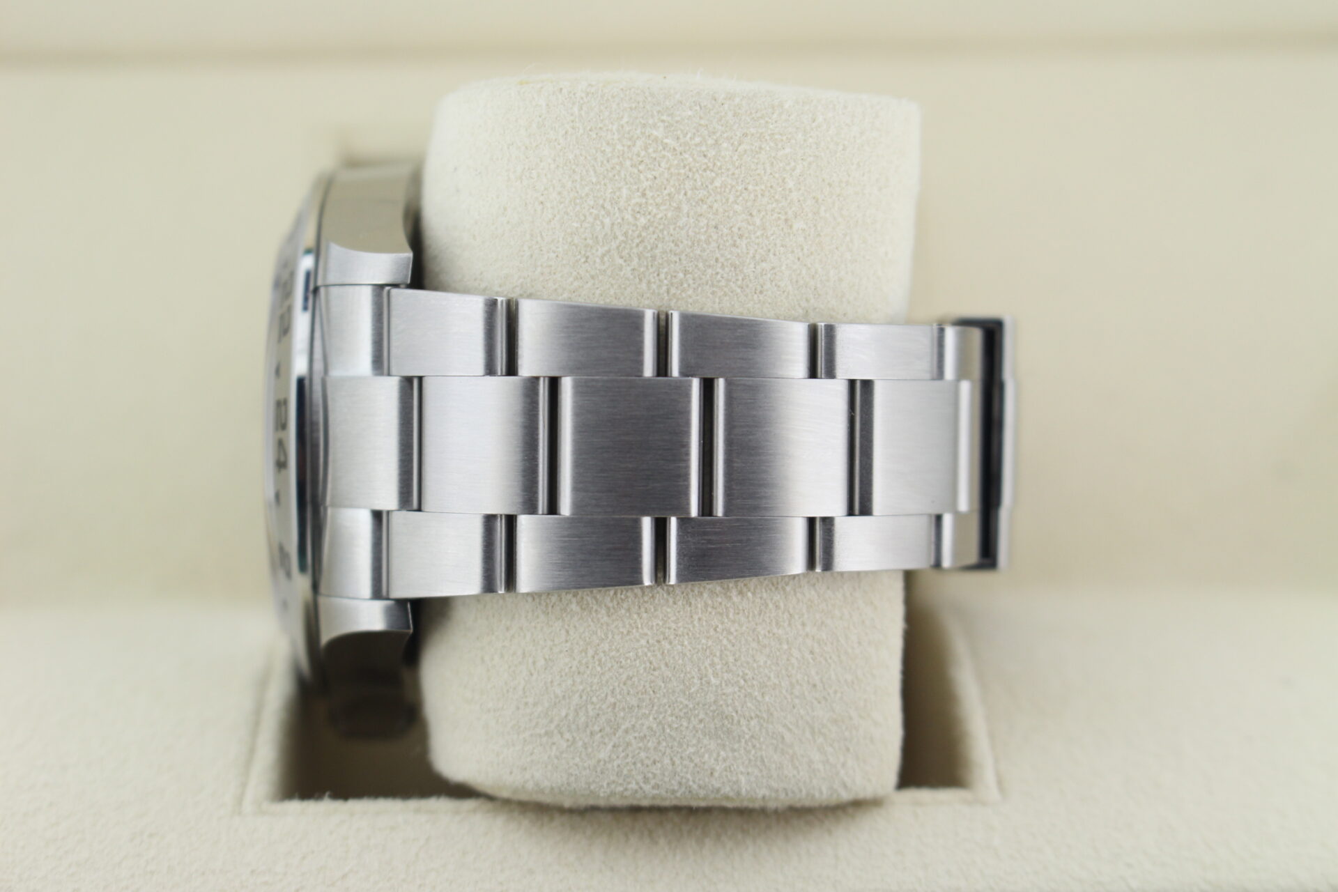 Rolex Explorer II Polar 226570 - Image 8