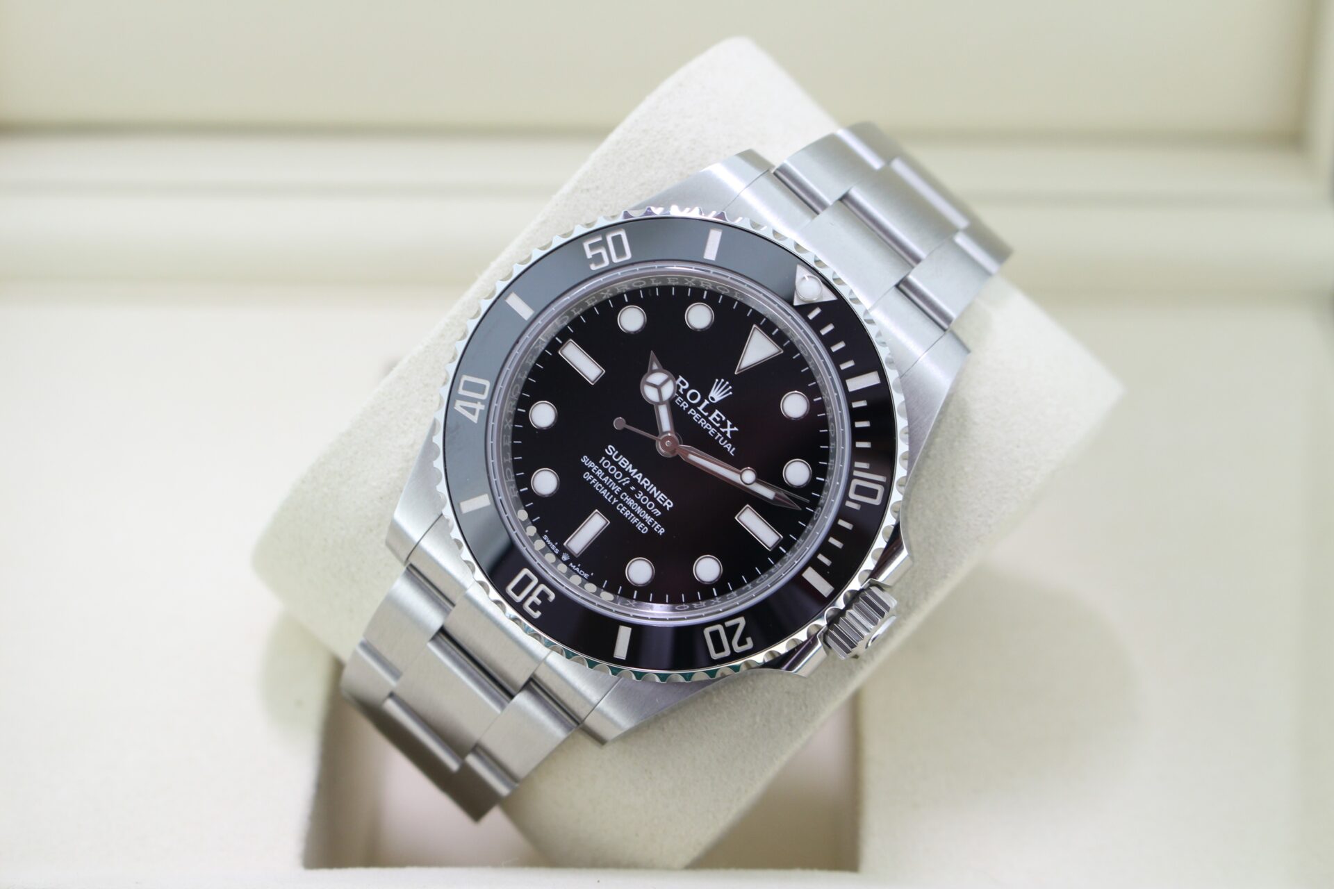 Rolex Submariner No Date 124060 tilted