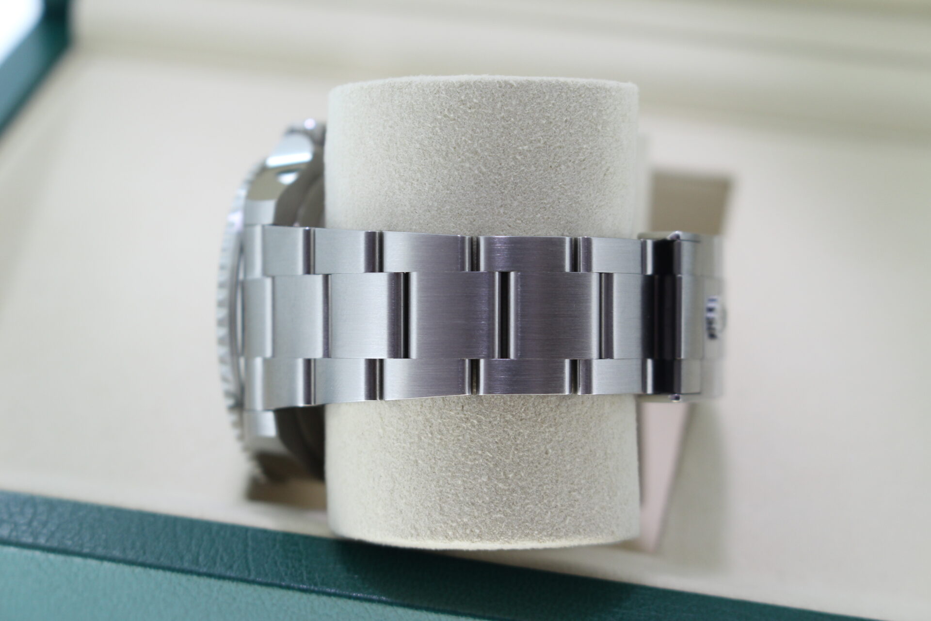 Rolex Submariner No Date 124060 Oyster bracelet