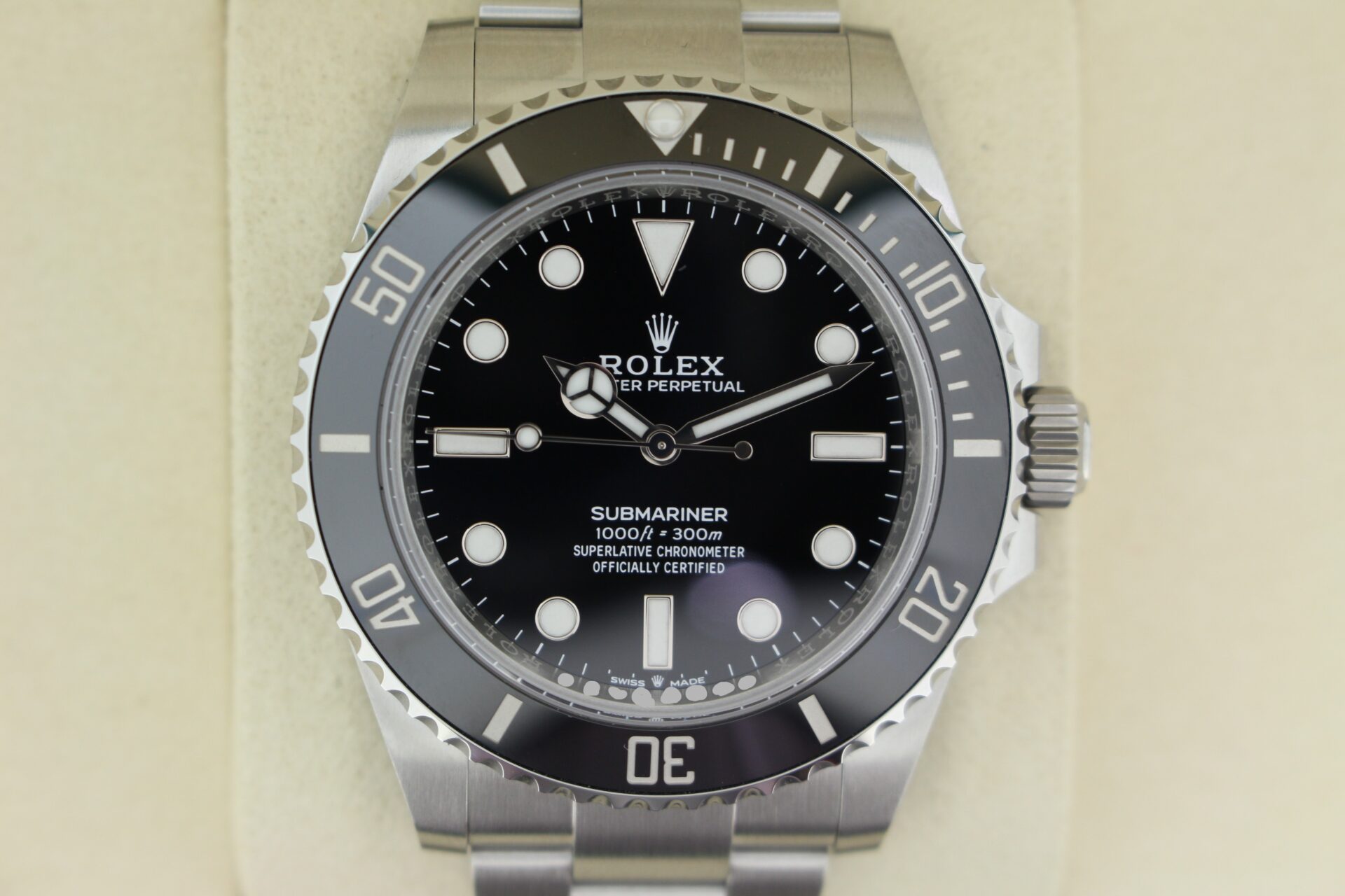 Rolex Submariner No Date 124060 watch face