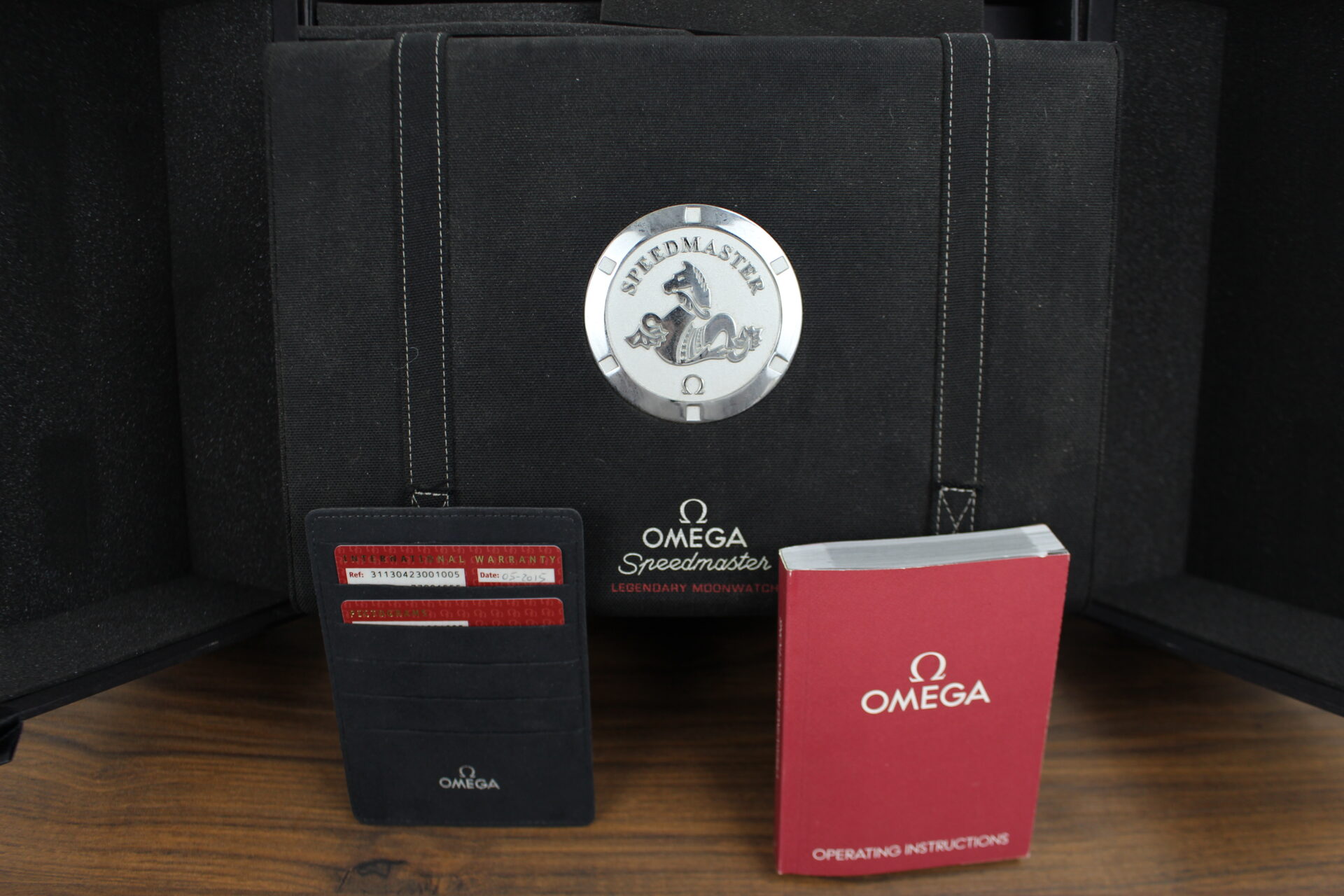 Omega Speedmaster Moonwatch Professional inner box