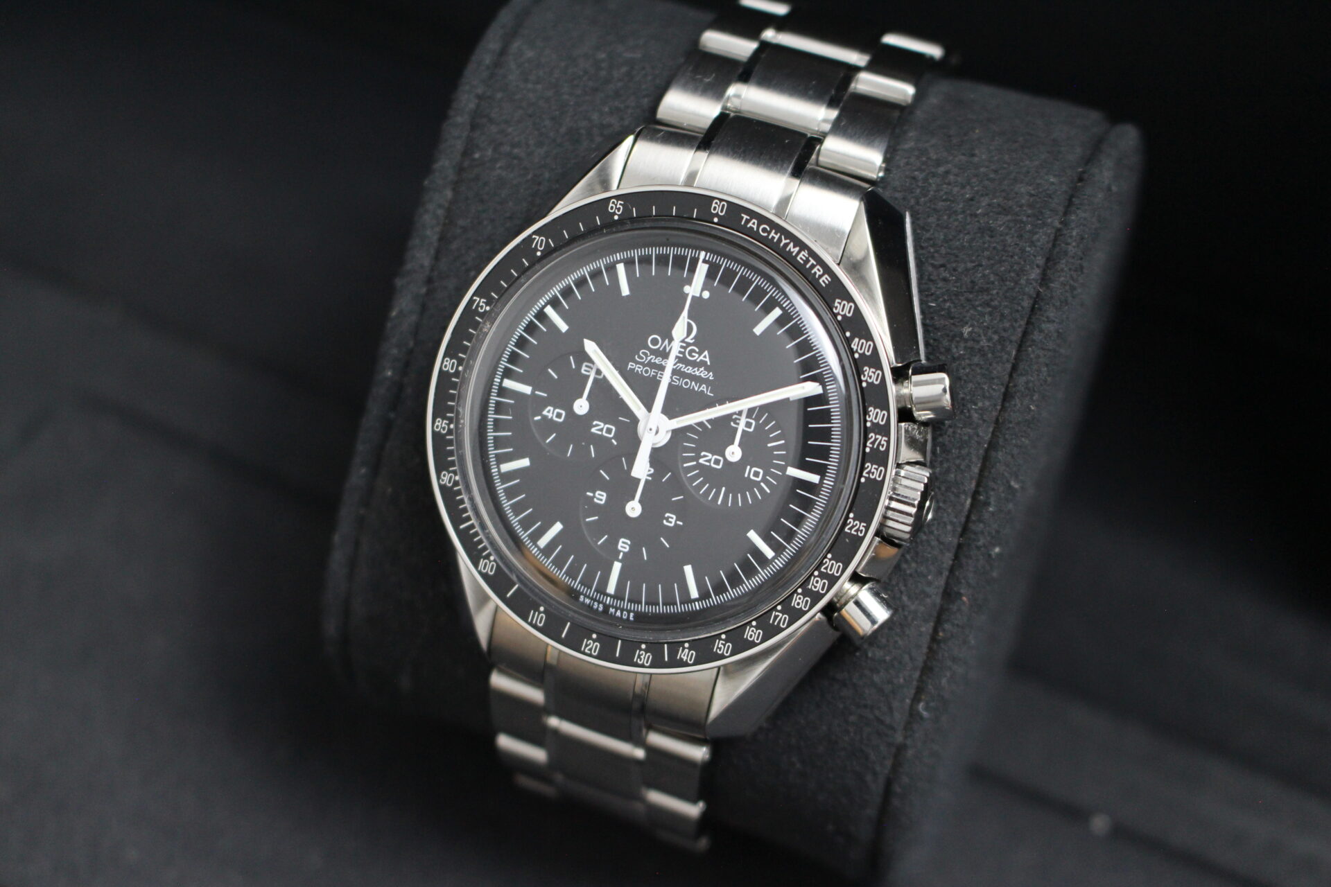 Omega Speedmaster Moonwatch Professional facing towards the left to show the right angle