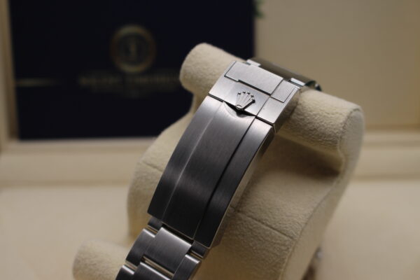 Rolex clasp and oyster bracelet on a SD43