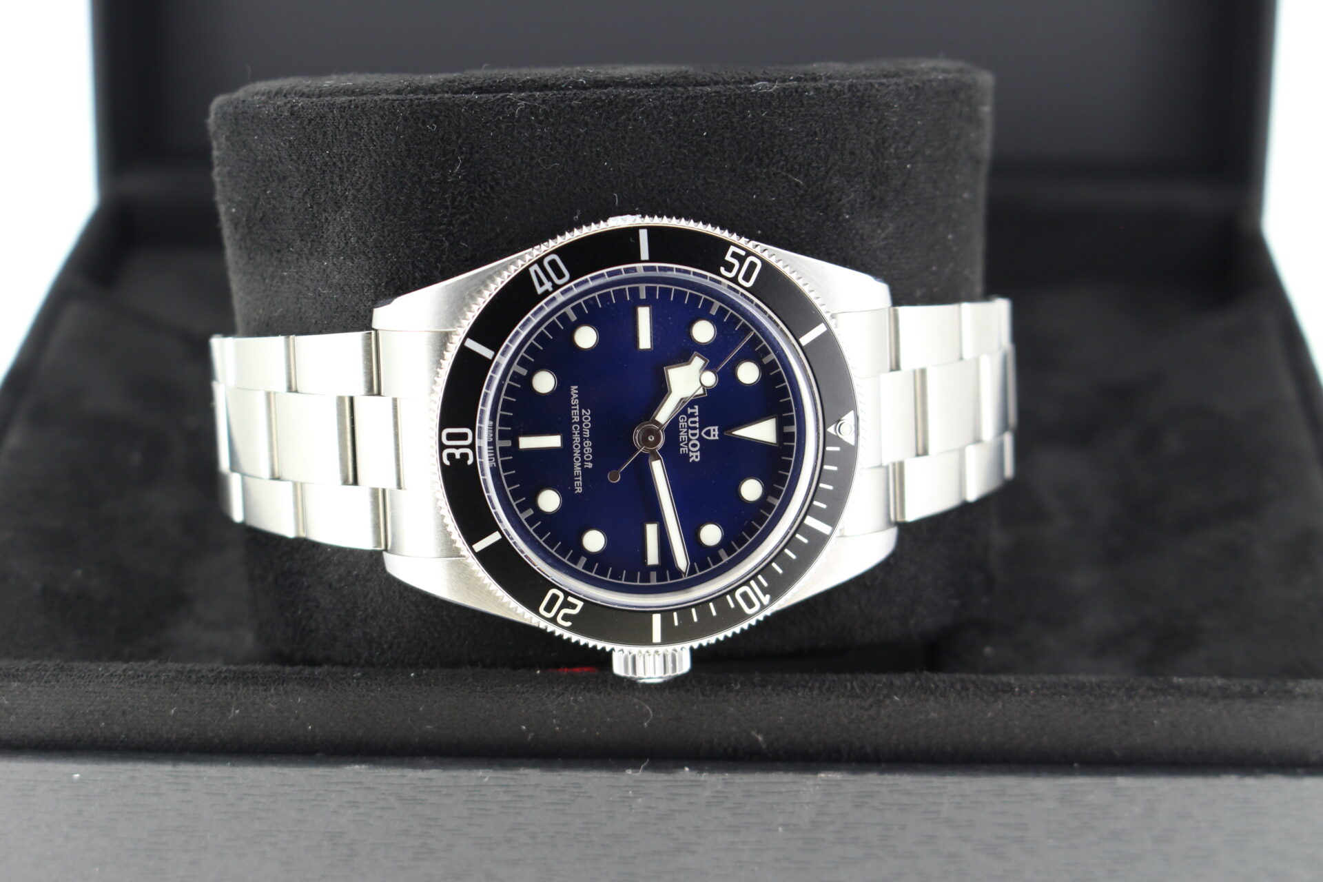 Tudor Black Bay 68 7943A1A0NU on it's side