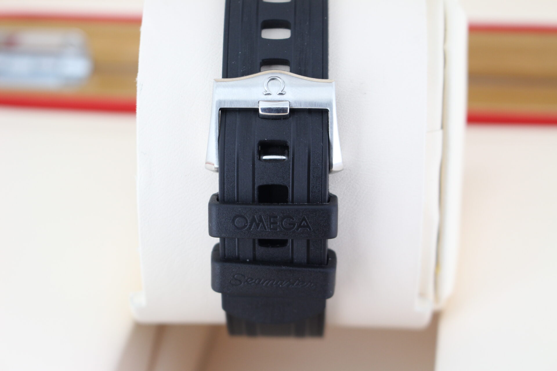 Omega Seamaster 300m White clasp