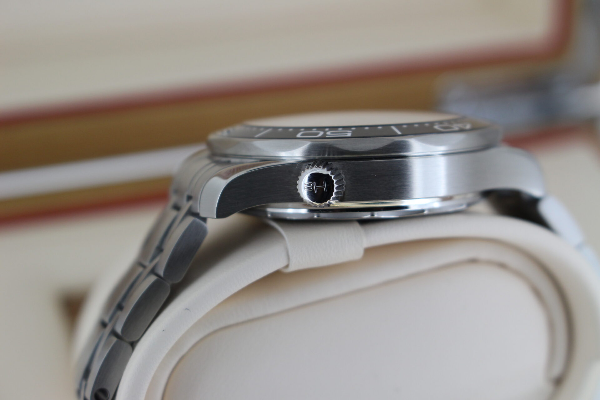 Omega Seamaster Diver Black 300m helium escape valve