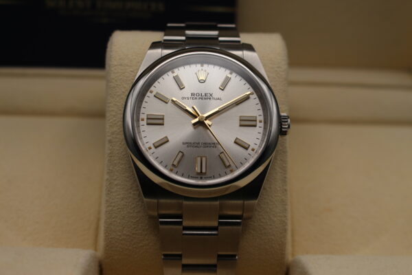 Rolex Oyster Perpetual 41 124300 - Image 6