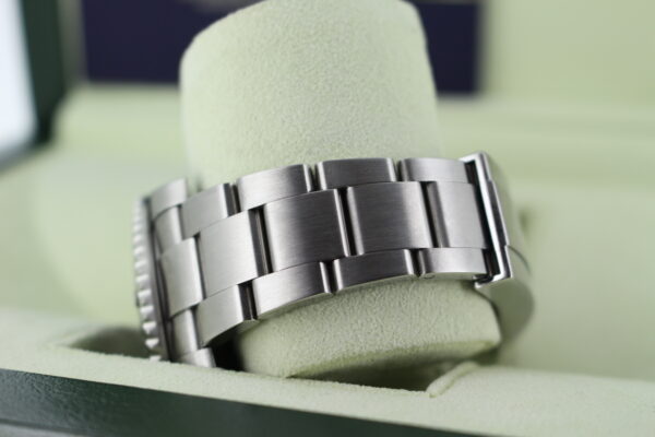 Rolex Hulk 116610LV bracelet