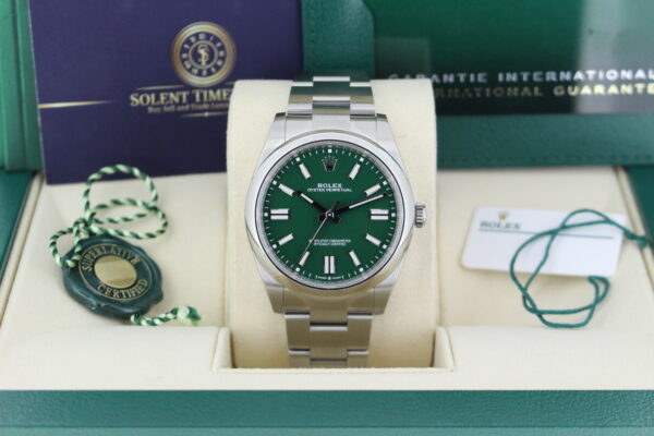 Rolex Oyster Perpetual 41 Green 124300 - Image 2