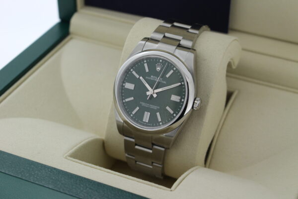 Rolex Oyster Perpetual 41 Green 124300 - Image 15