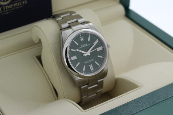 Rolex Oyster Perpetual 41 Green 124300 - Image 16
