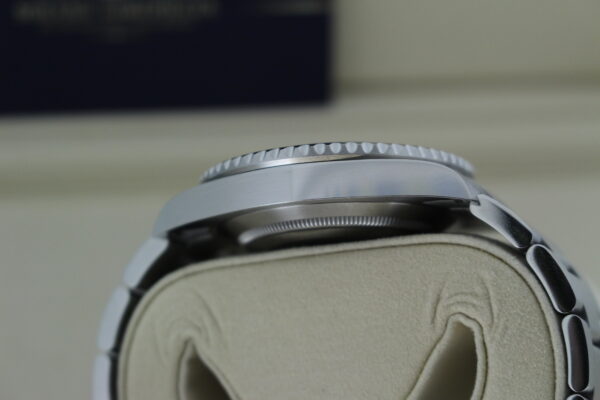 Rolex Submariner Case side