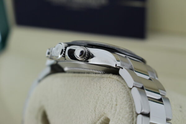 Rolex 116500LN Daytona Black crown and pushers