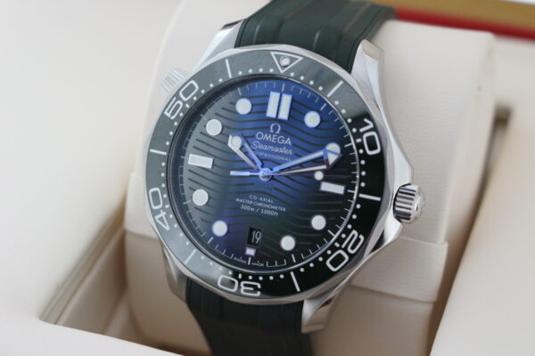 Omega Seamaster Diver Green 300m - Image 4