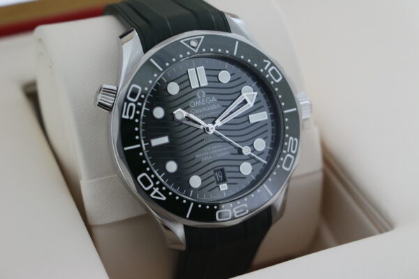 Omega Seamaster Diver Green 300m - Image 5