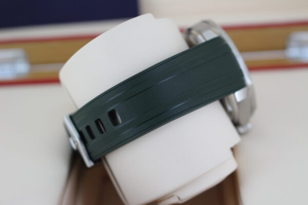 Omega Seasmaster Diver Green 300m strap