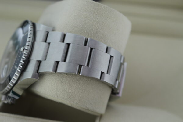Rolex Submariner 126610LN view of bracelet