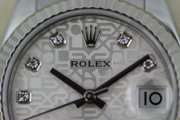 Close up picture of the Rolex Datejust Diamond dial