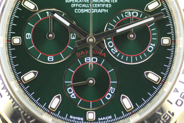 Close up of the sunburst green Daytona dial
