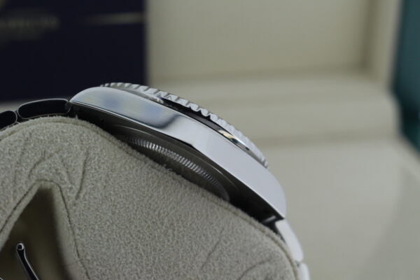 Rolex case side