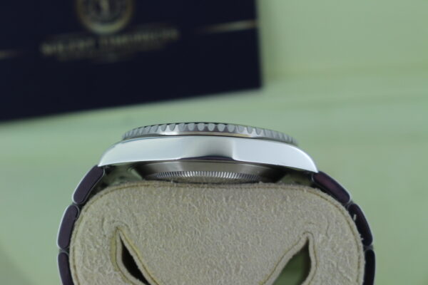 Rolex Submariner Case Side