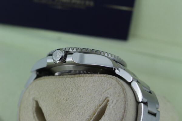 Rolex Submariner Hulk 40mm 116610LV - Image 12