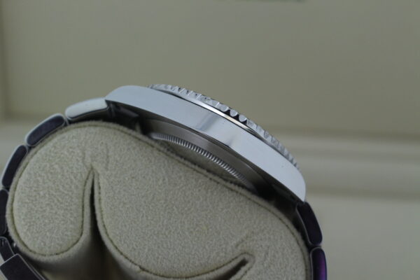 Rolex Submariner Starbucks 126610LV immaculate case