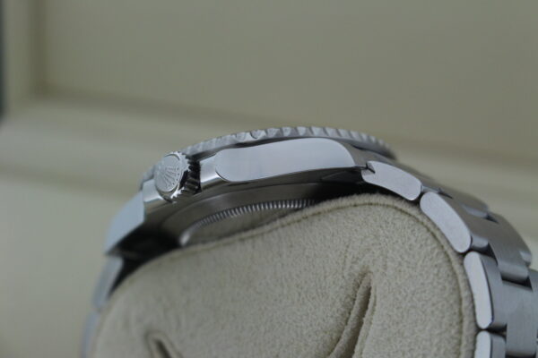 Rolex Submariner Starbucks 126610LV crown