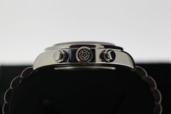 Tudor Case showing crown and pushers