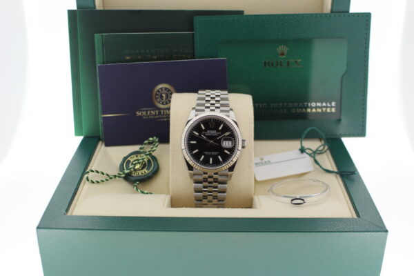 Rolex Datejust 36mm in its box with all original accessories making a full set