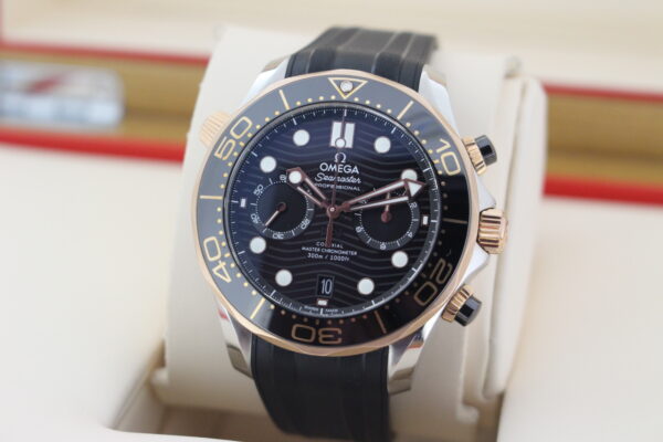 Omega Seamaster Sedna facing towards the let, showing the right side