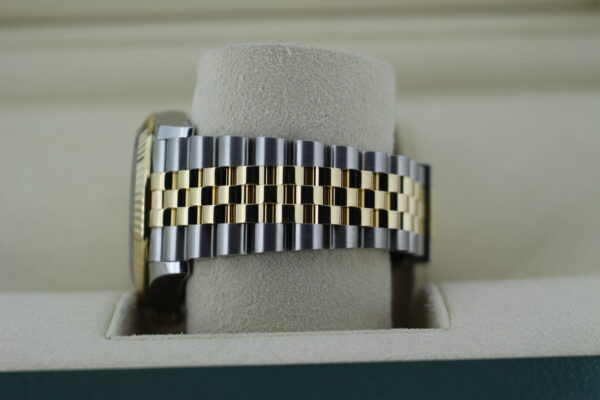 Rolex Datejust 36mm 126233 - Image 10