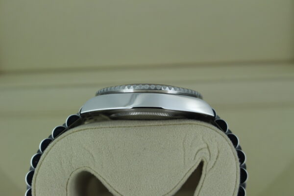 Rolex GMT Master II Pepsi Case side