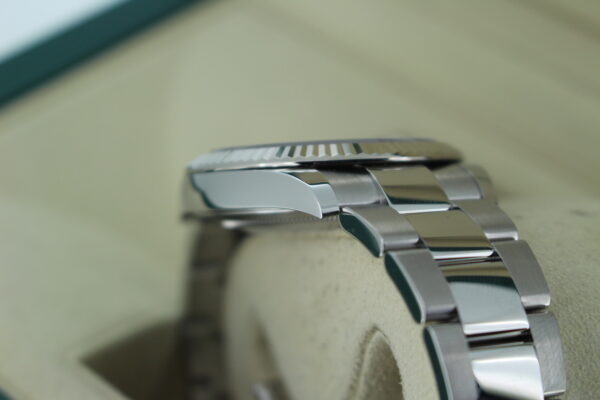Rolex Shoulders