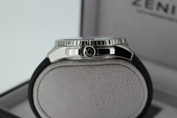 Zenith El Primero crown and pushers