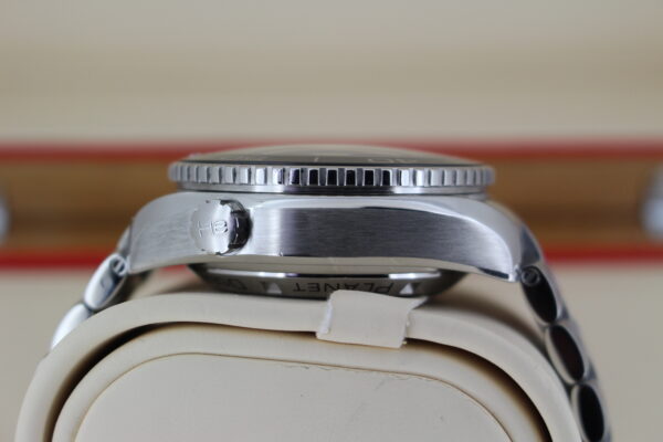 Omega Planet Ocean Case and helium escape valve