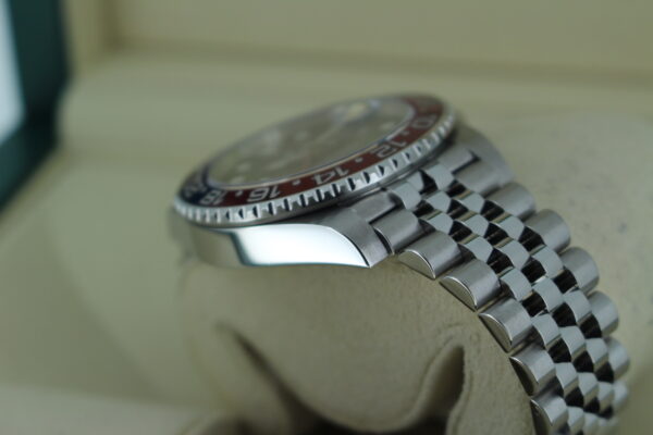 Rolex GMT Master II Pepsi 126710BLRO side view of case