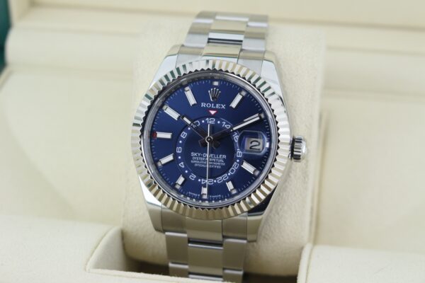 Rolex Sky-Dweller 336934 facing towards the left showing the right angle