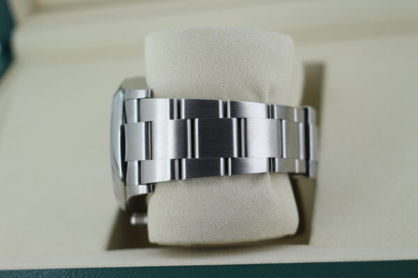 Rolex Oyster Perpetual 36 126000 Oyster bracelet