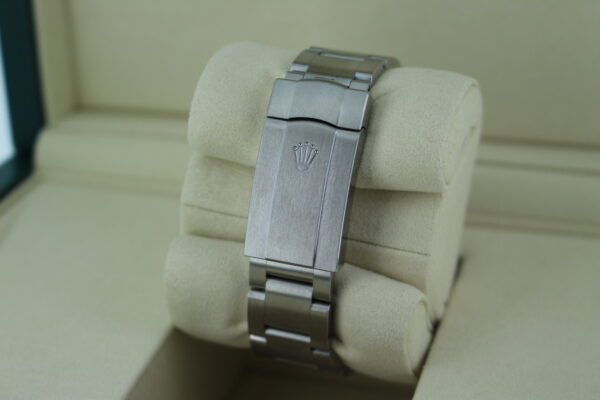 Rolex Oyster Perpetual 36 126000 clasp